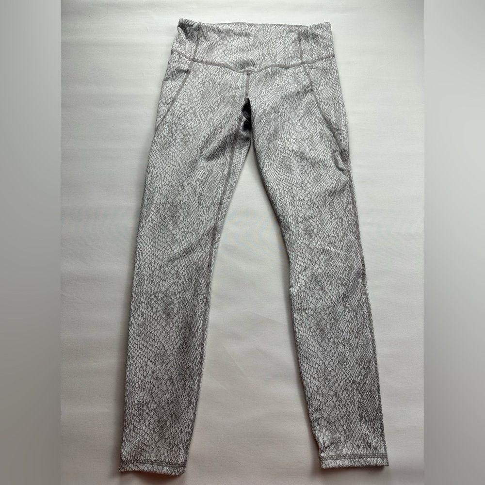 All in Motion Gray snake skin patterned leggings. No flaws. Size M
